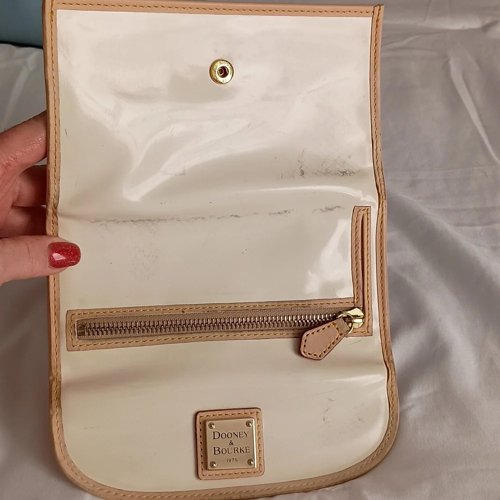 Dooney & Bourke wallet - Picture 3 of 4